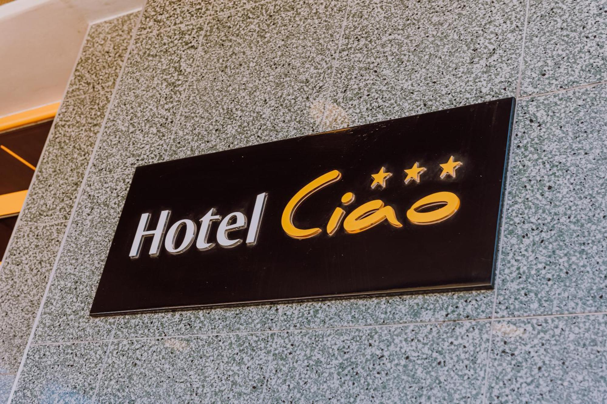 Hotel Ciao Târgu-Mureş Extérieur photo