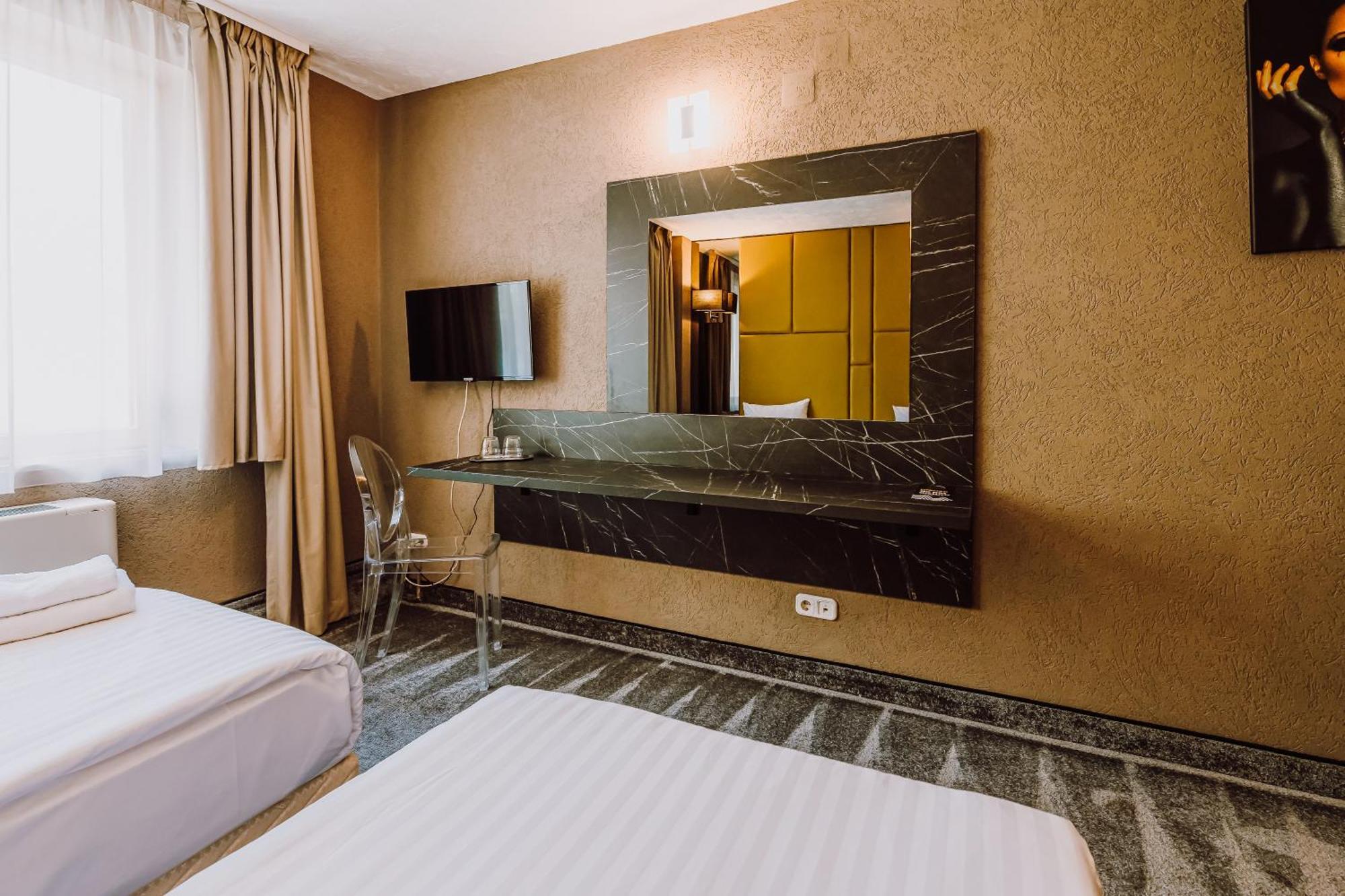 Hotel Ciao Târgu-Mureş Extérieur photo