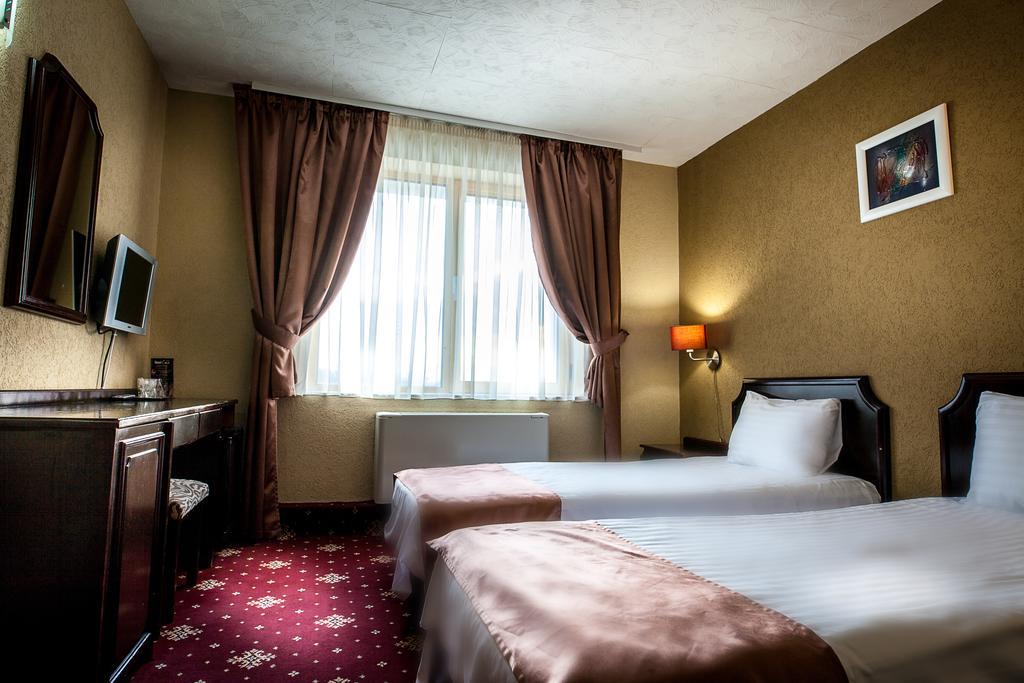Hotel Ciao Târgu-Mureş Extérieur photo