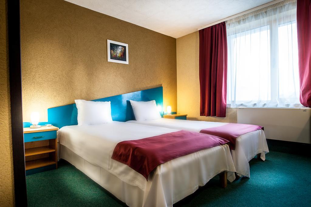 Hotel Ciao Târgu-Mureş Extérieur photo